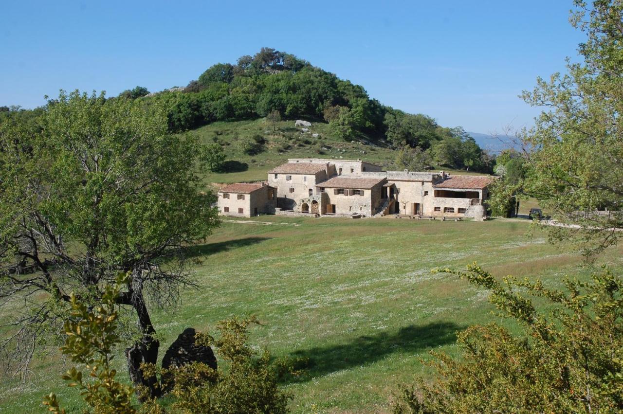 Le Domaine Du Castellas Sivergues 外观 照片