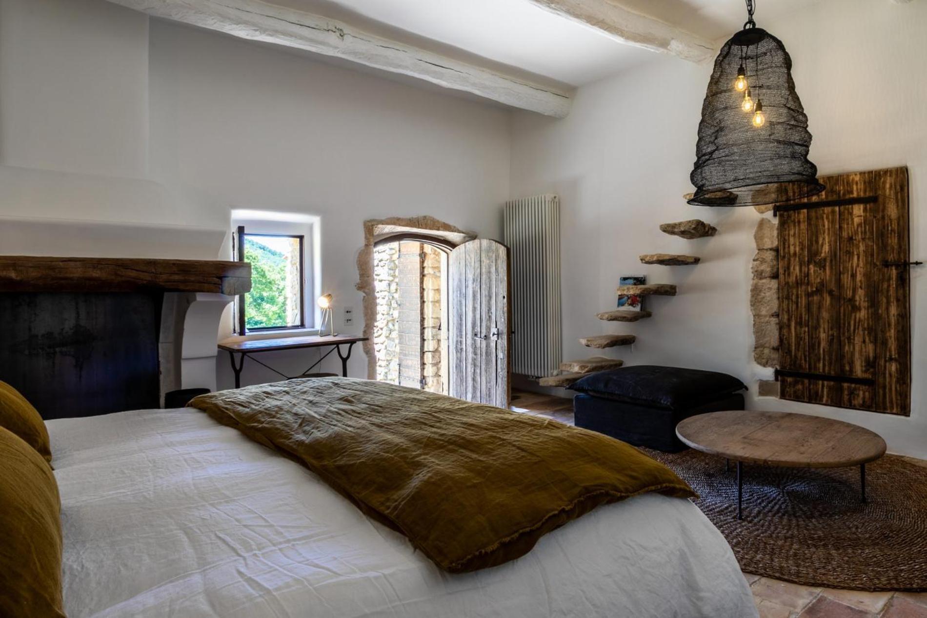Le Domaine Du Castellas Sivergues 外观 照片