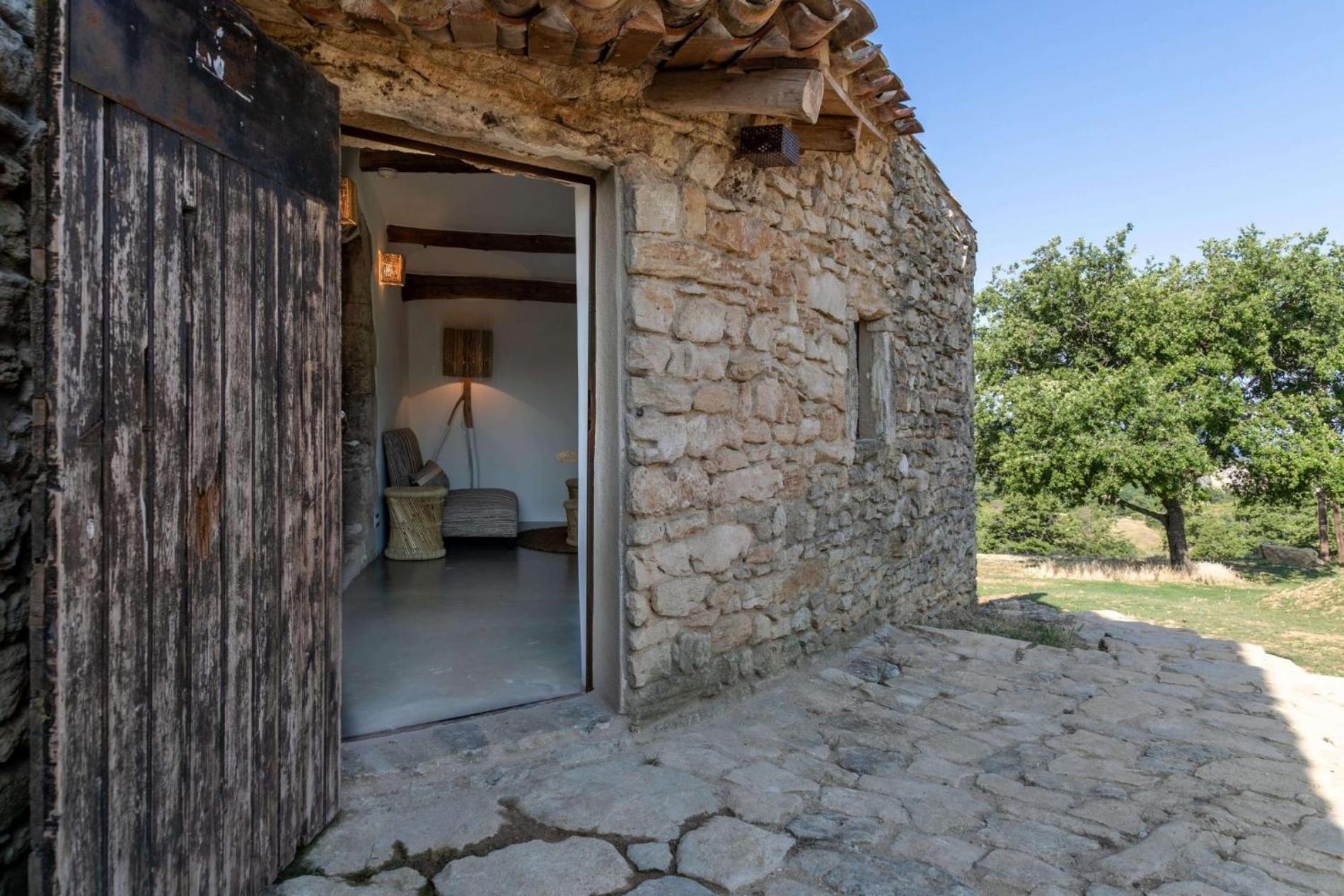 Le Domaine Du Castellas Sivergues 外观 照片